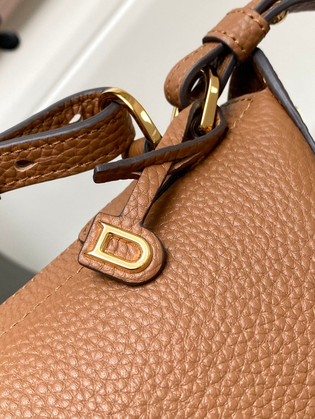 DLV Sling Bag