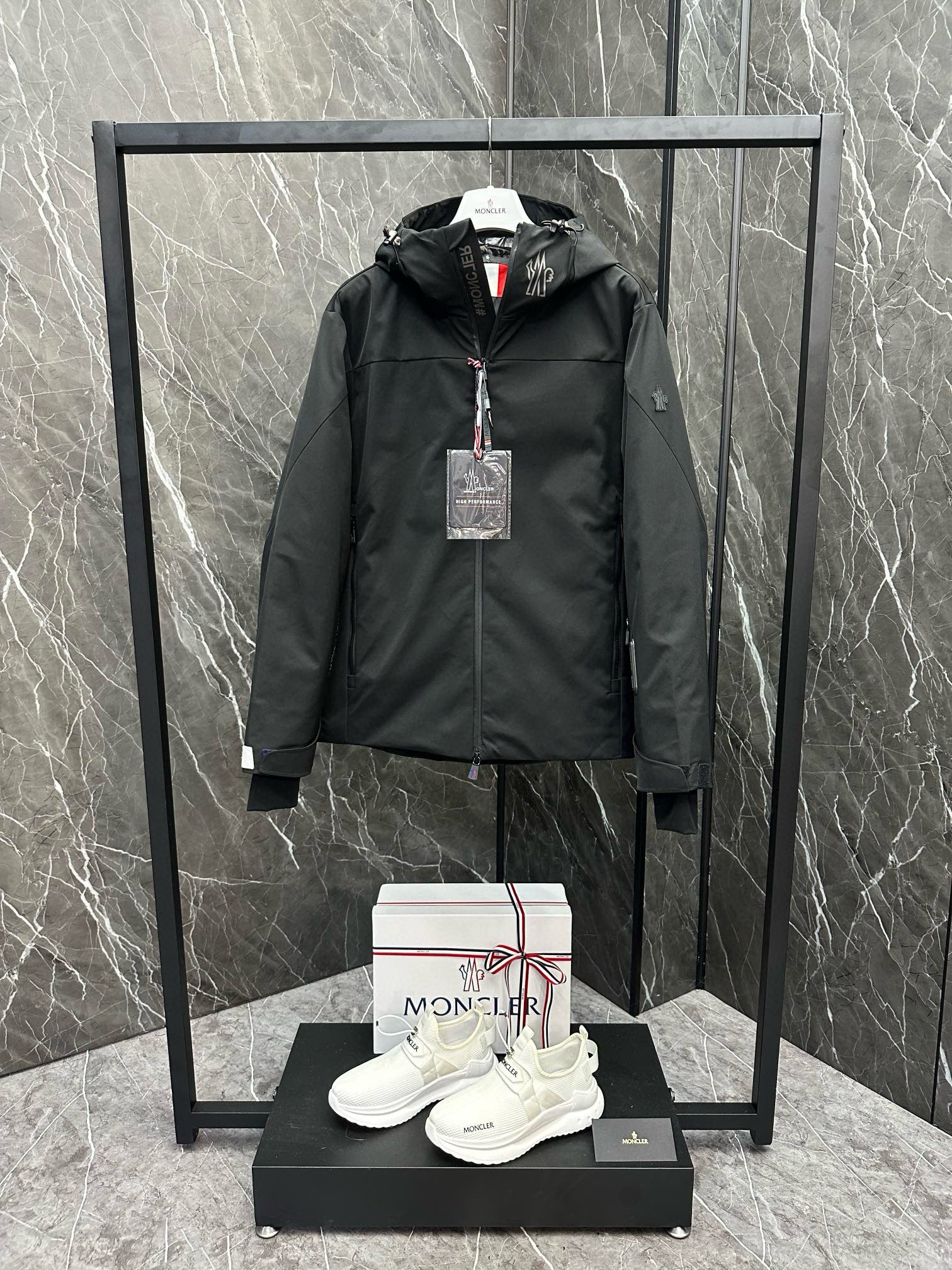 MNC Windbreaker