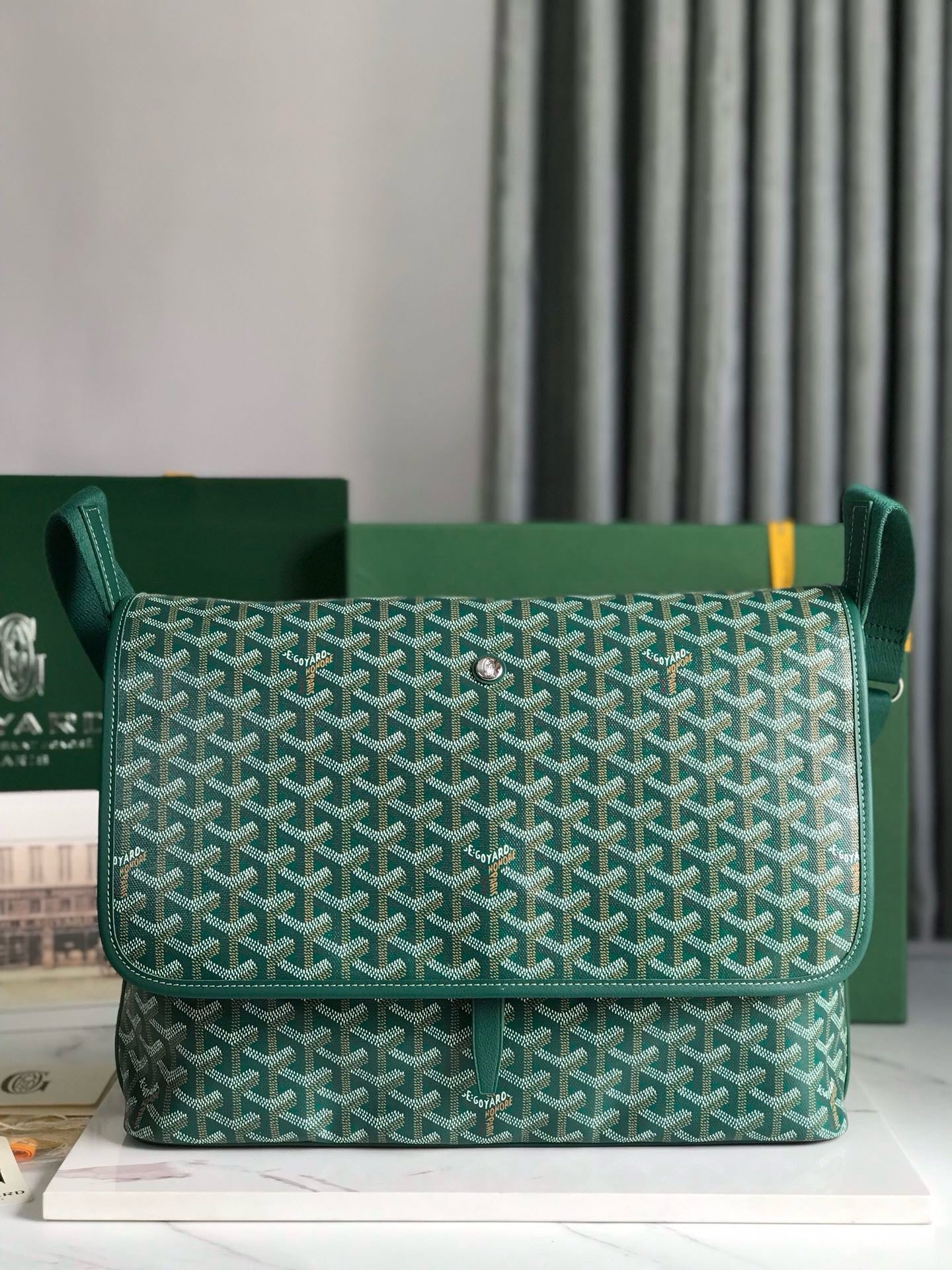 GYD Messenger Bag