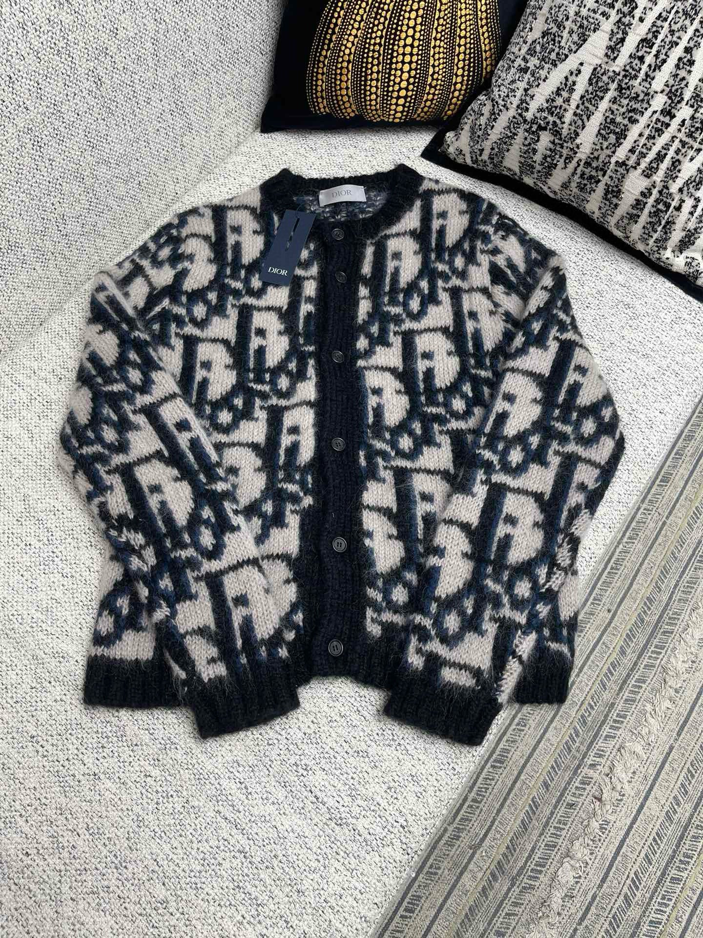 CD Sweater