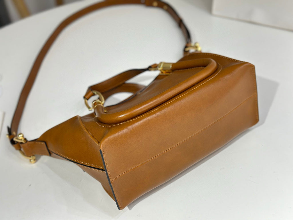 CHL Marcie Hobo