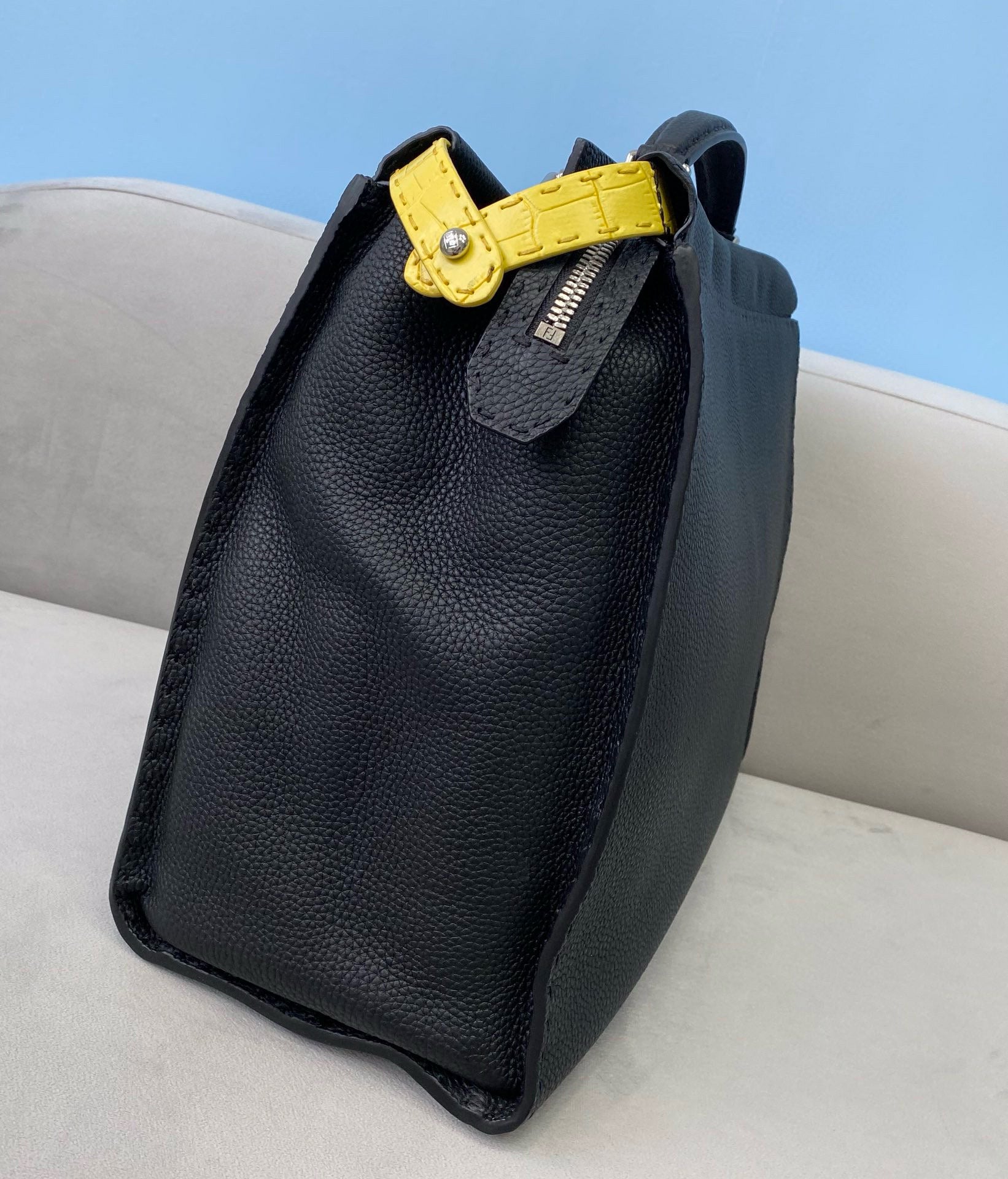 FD Peekaboo Bag
