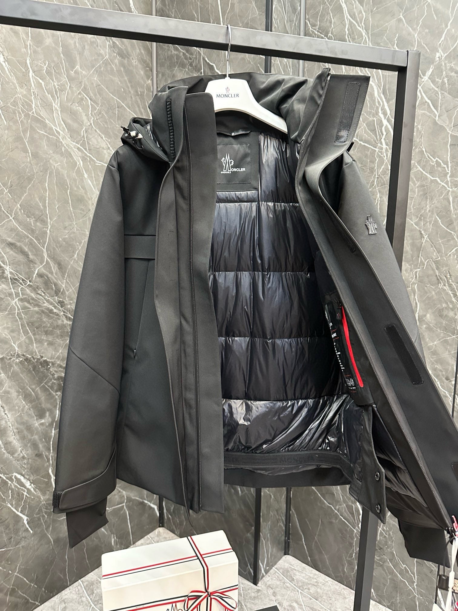 MNC Windbreaker