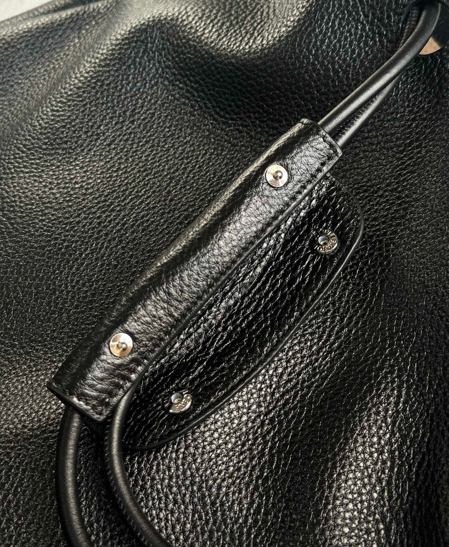 LW Pebble Hobo