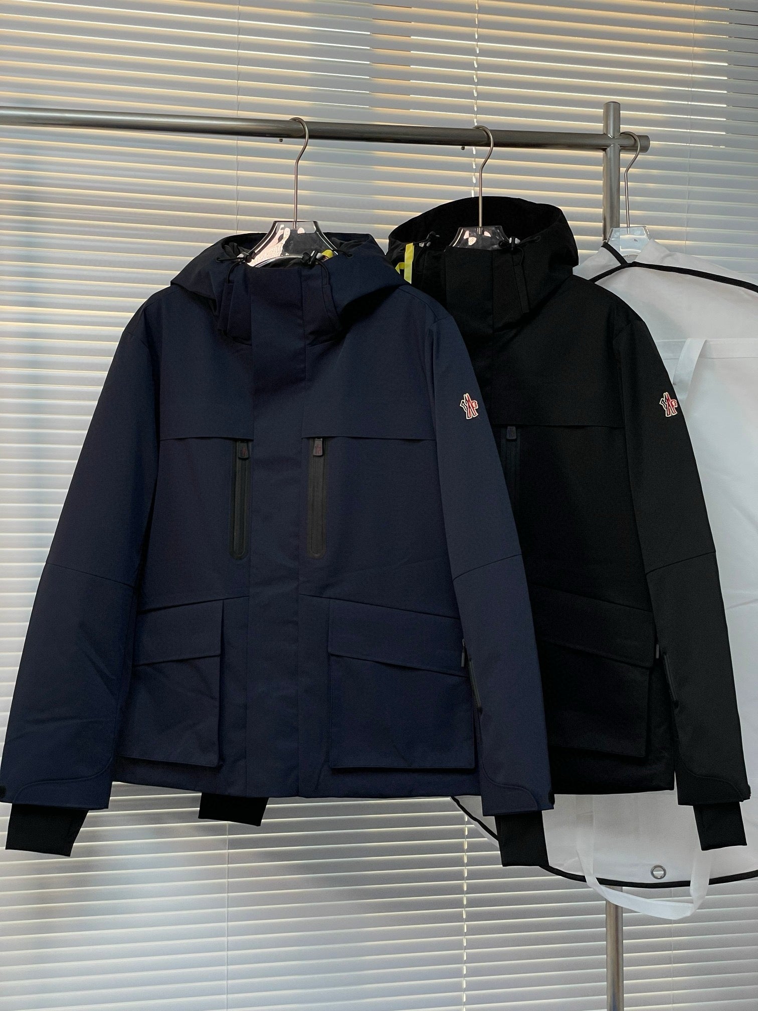 MNC Windbreaker