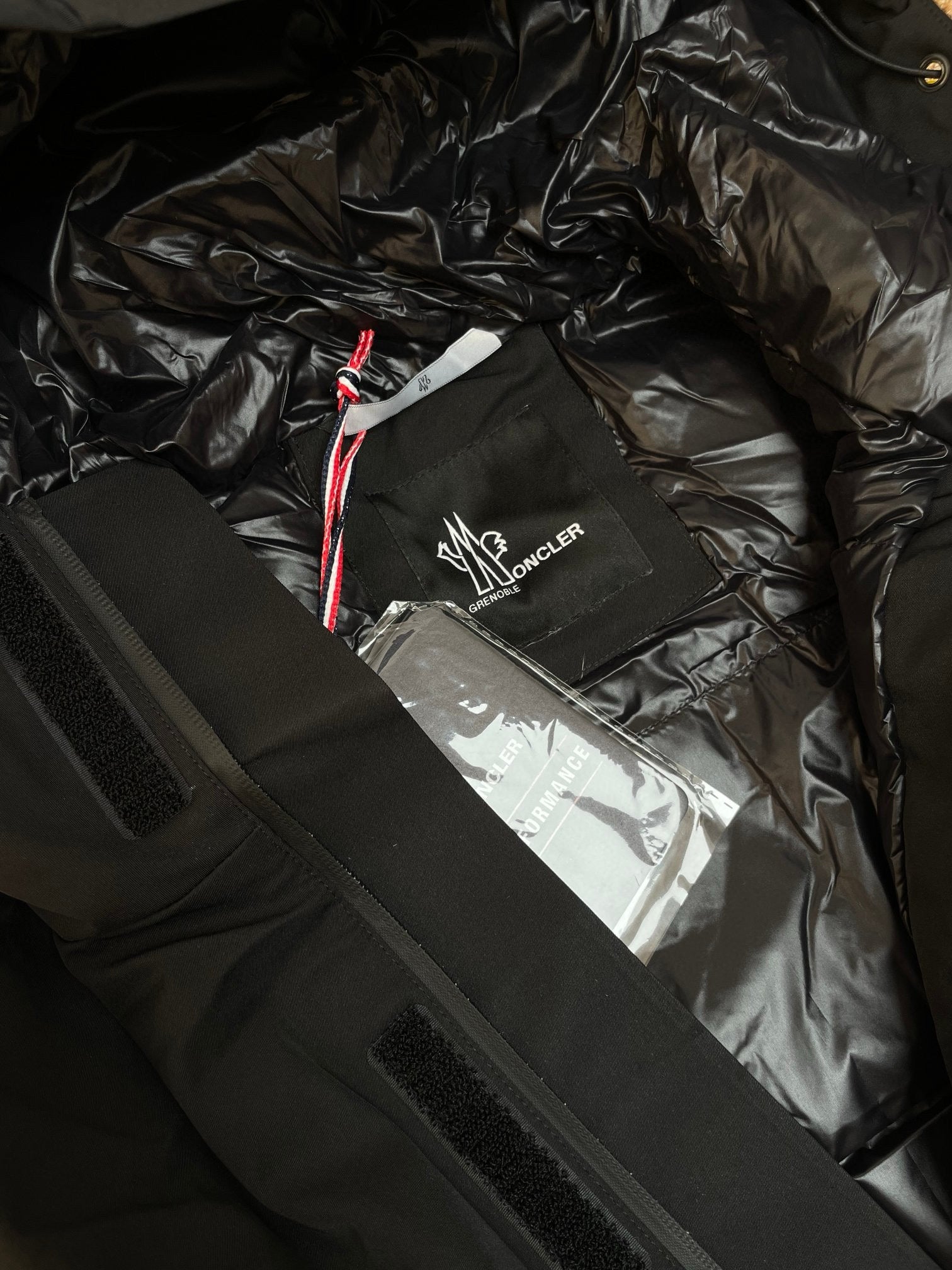 MNC Windbreaker