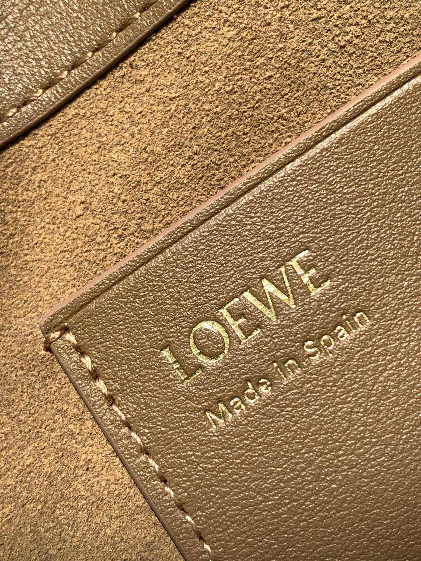 LW Pebble Leather