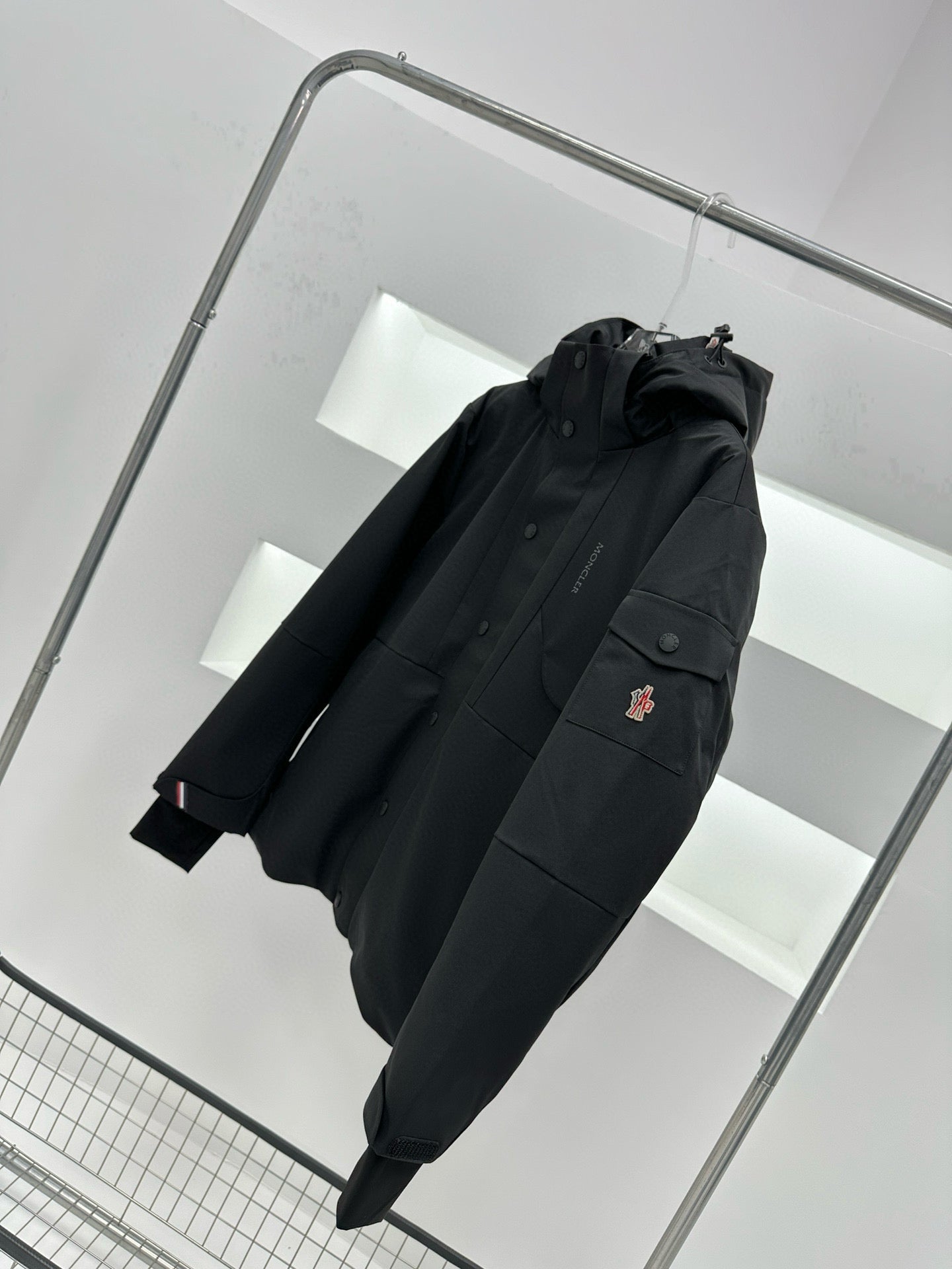 MNC Windbreaker