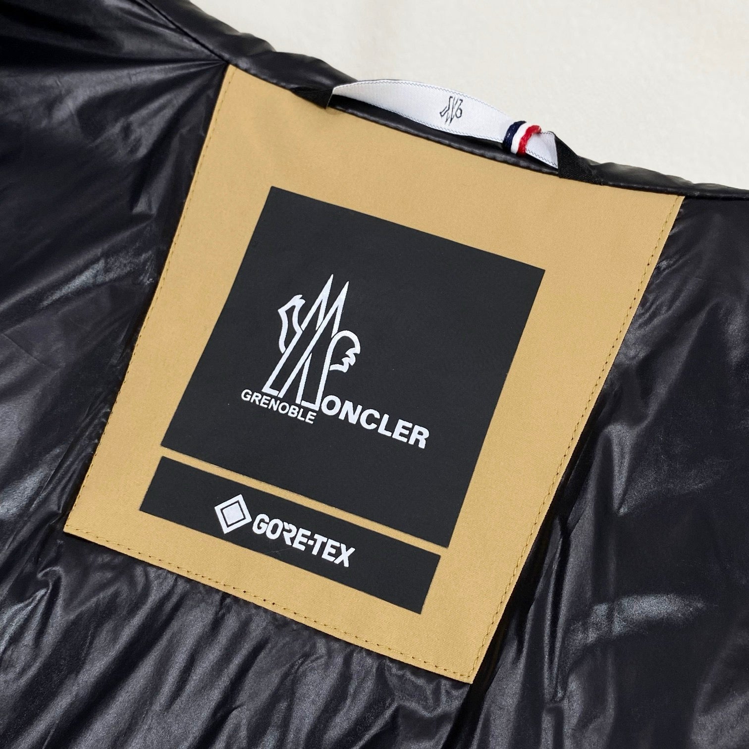MNC Windbreaker