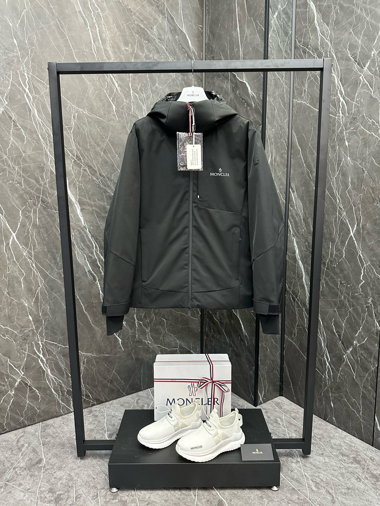 MNC Windbreaker