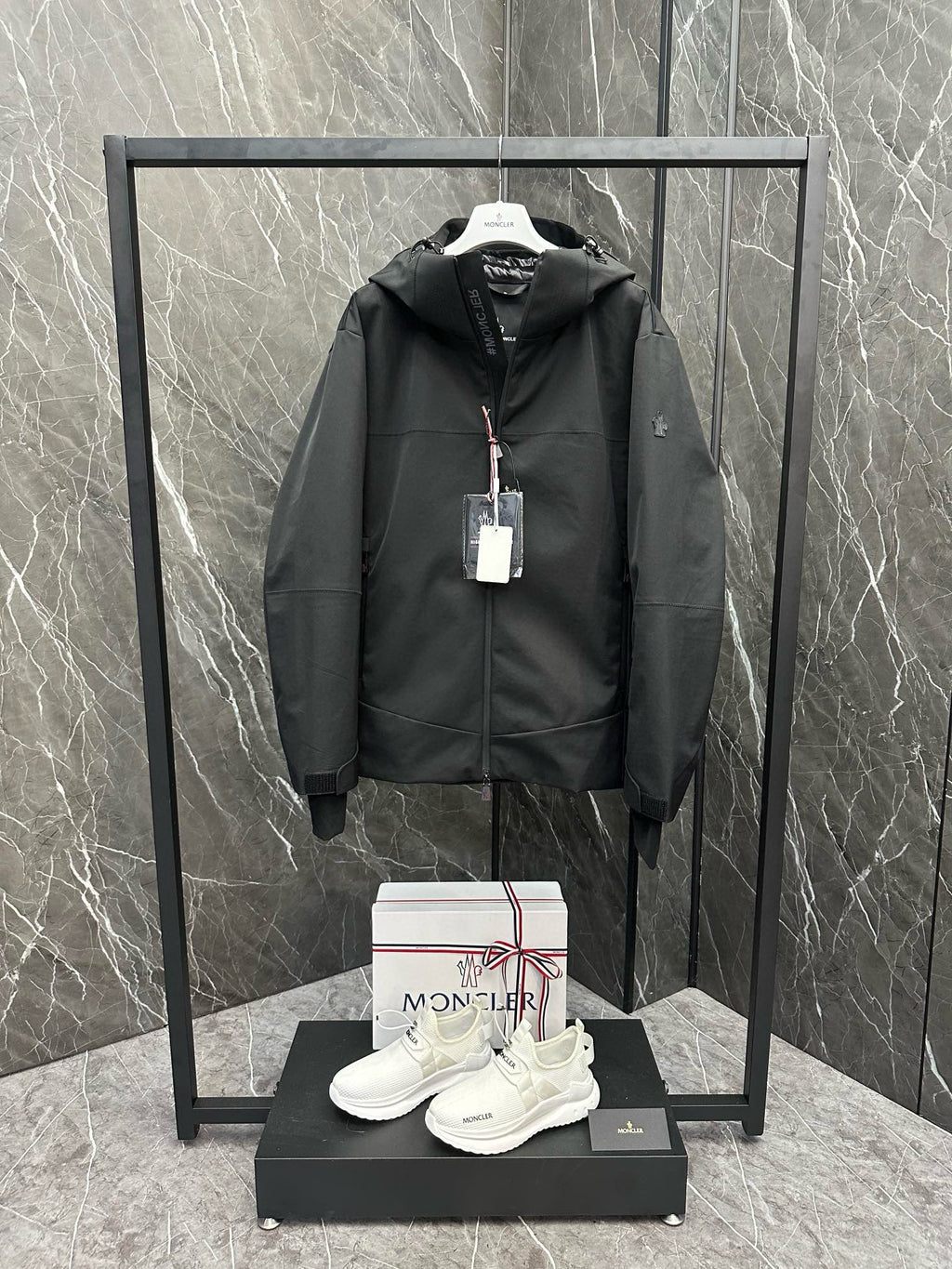 MNC Windbreaker