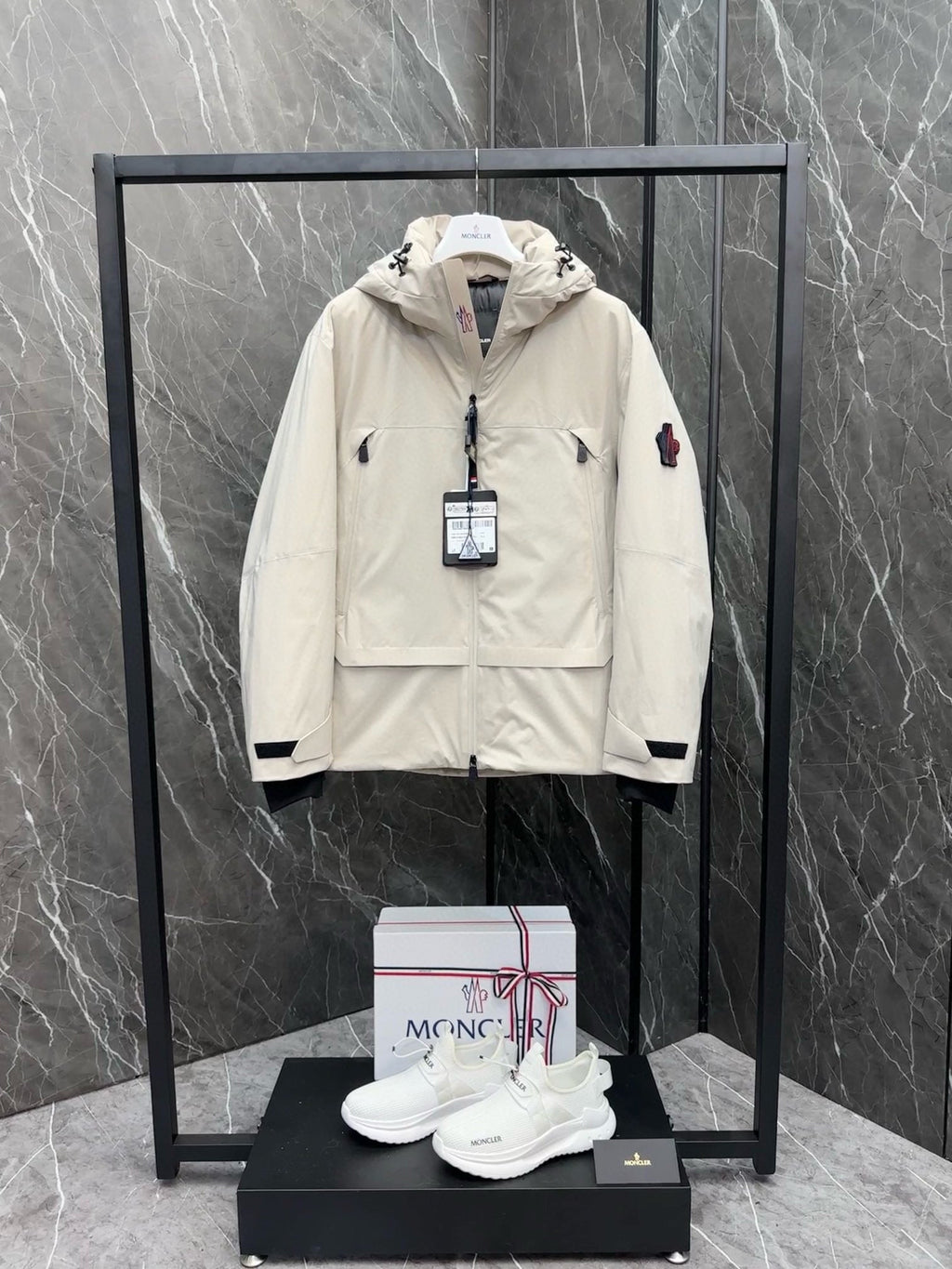 MNC Windbreaker