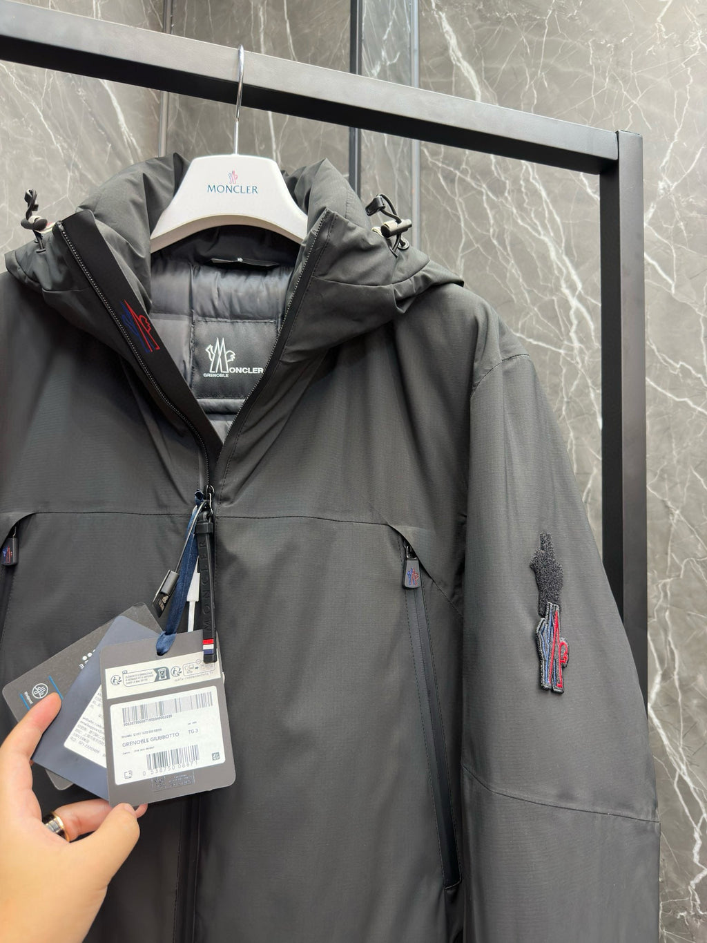 MNC Windbreaker