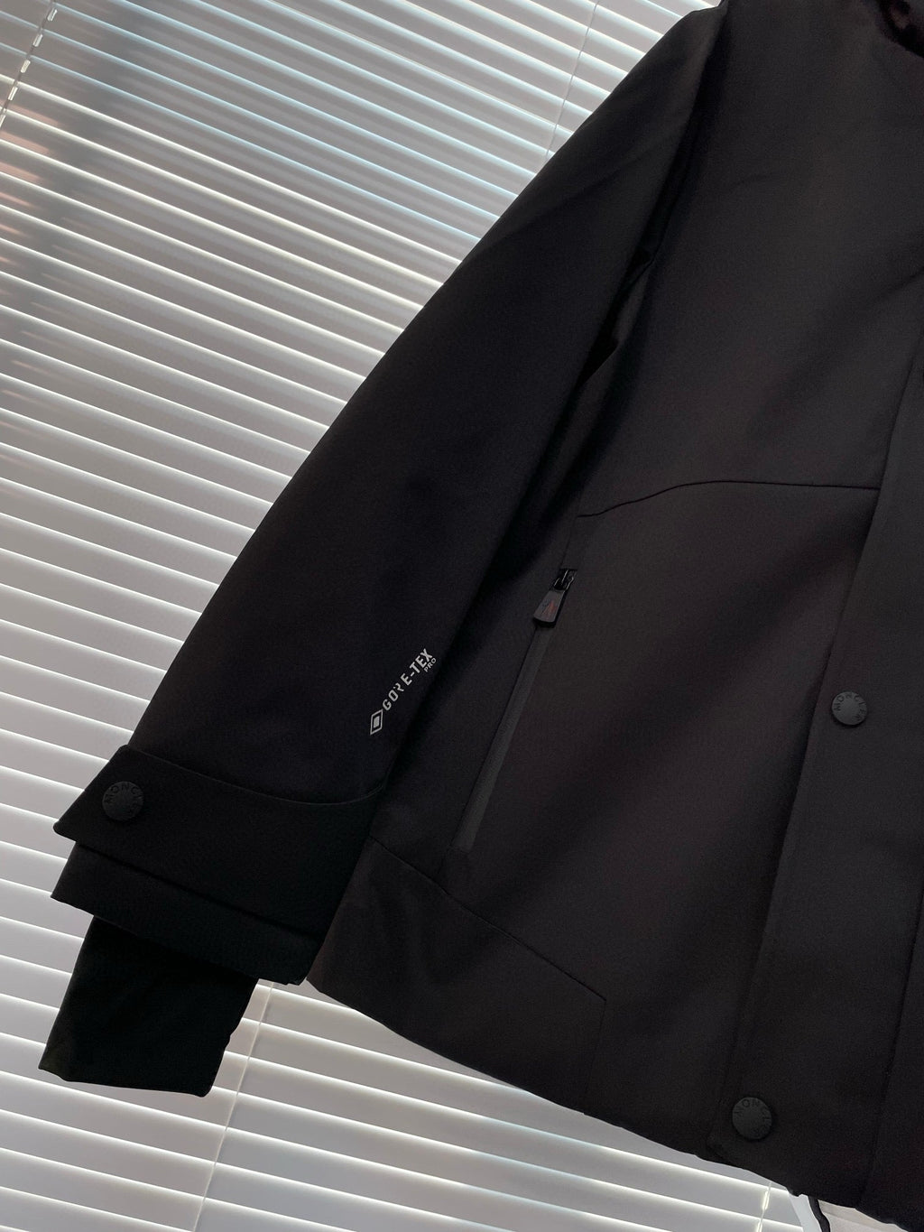 MNC Windbreaker