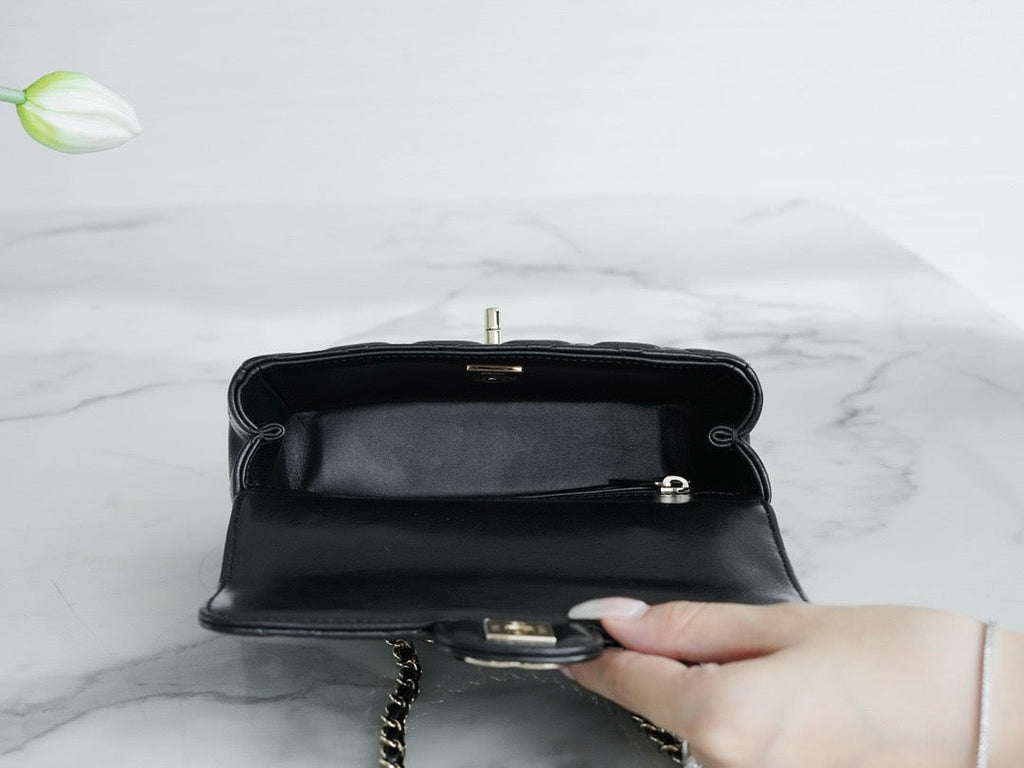 CNL 23A Handle Flap Bag