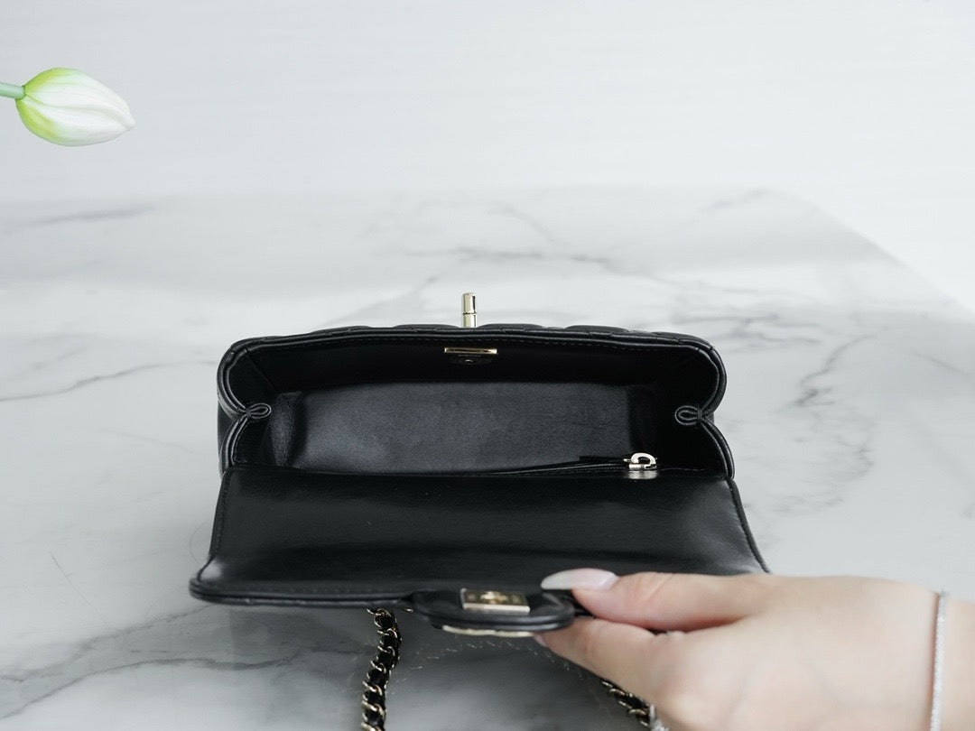 CNL 23A Handle Flap Bag