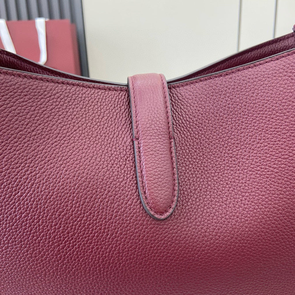 GC Shoulder Bag
