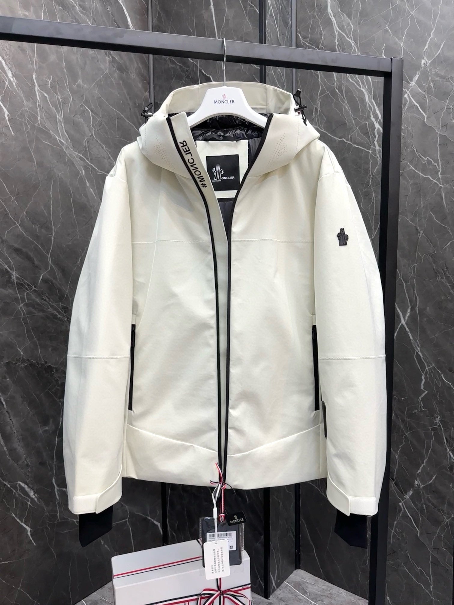 MNC Windbreaker