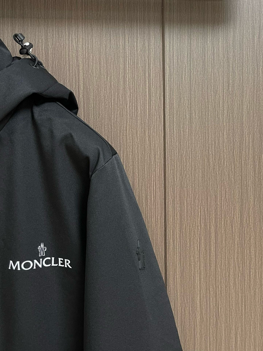 MNC Windbreaker