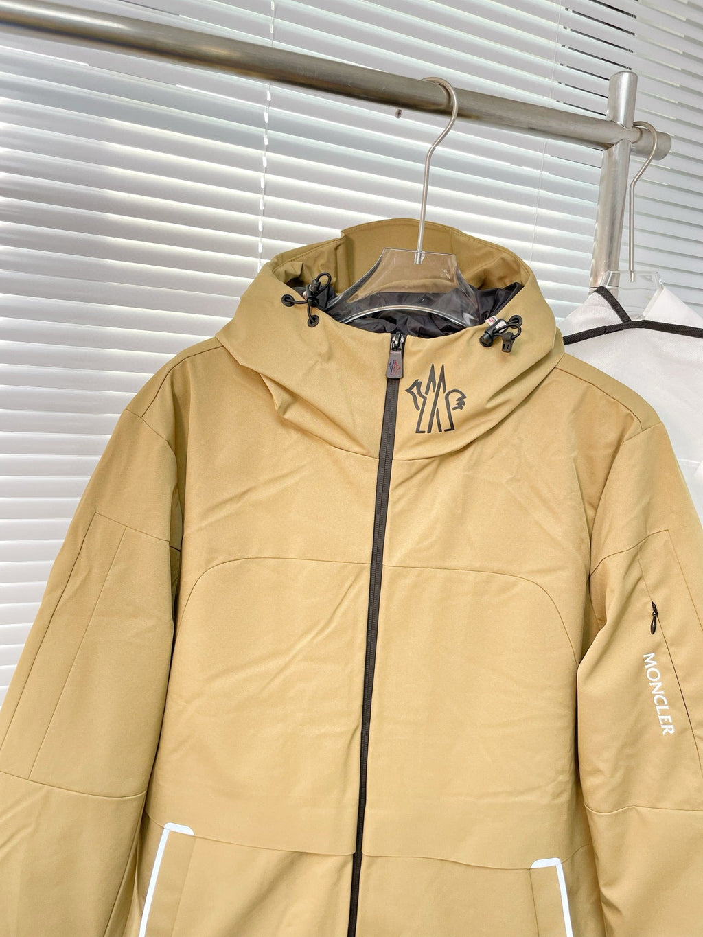 MNC Windbreaker