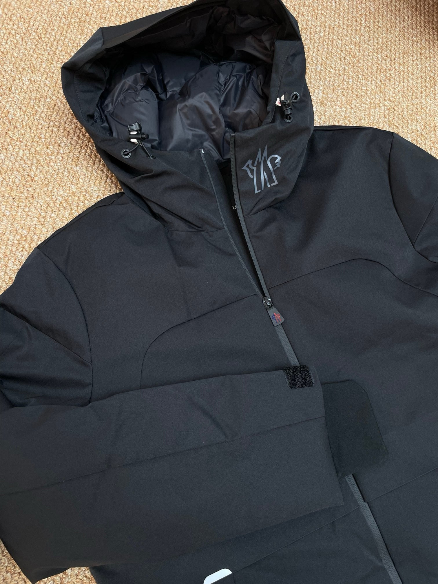 MNC Windbreaker