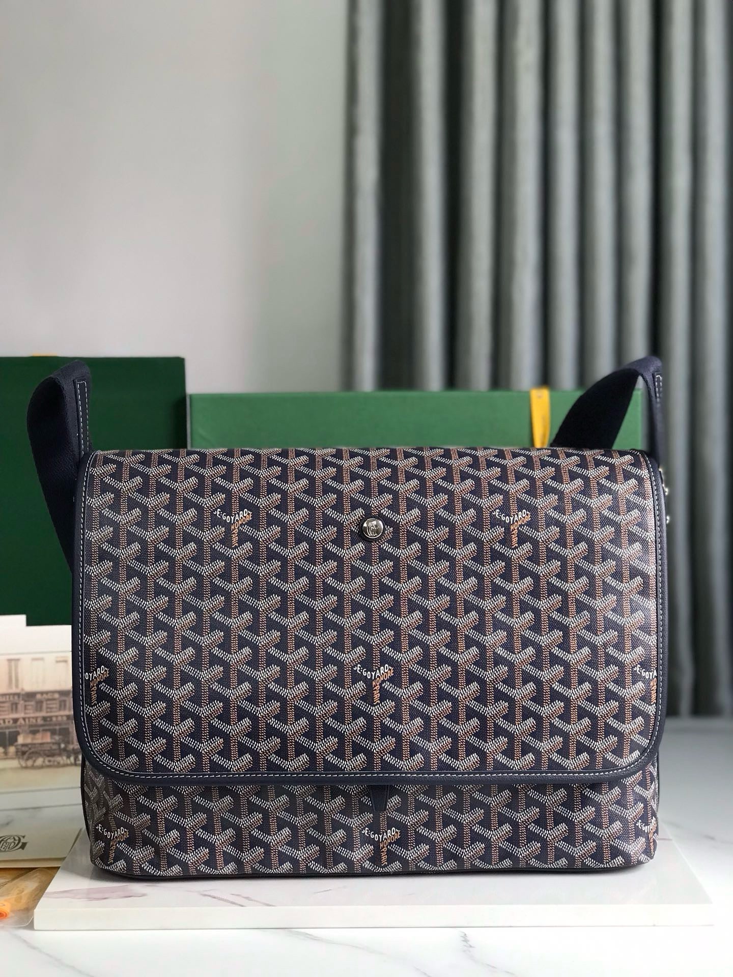 GYD Messenger Bag