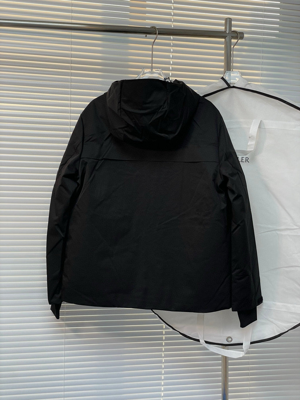 MNC Windbreaker