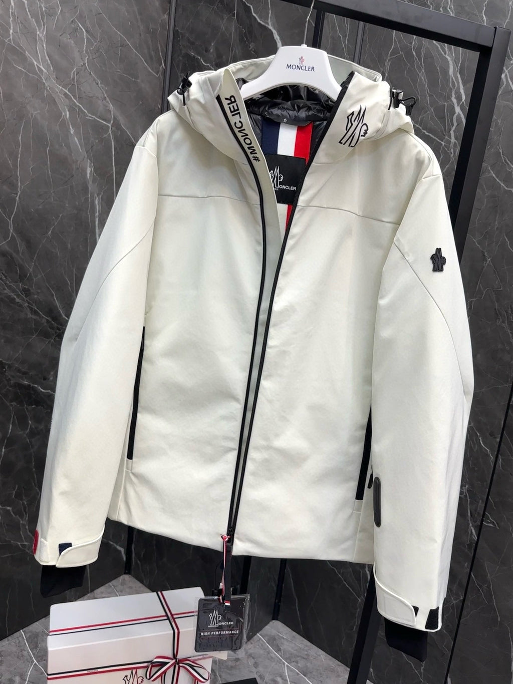 MNC Windbreaker