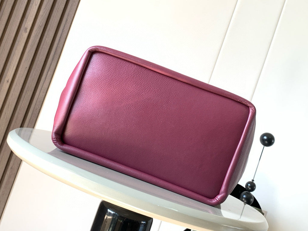 LW Squeeze Leather