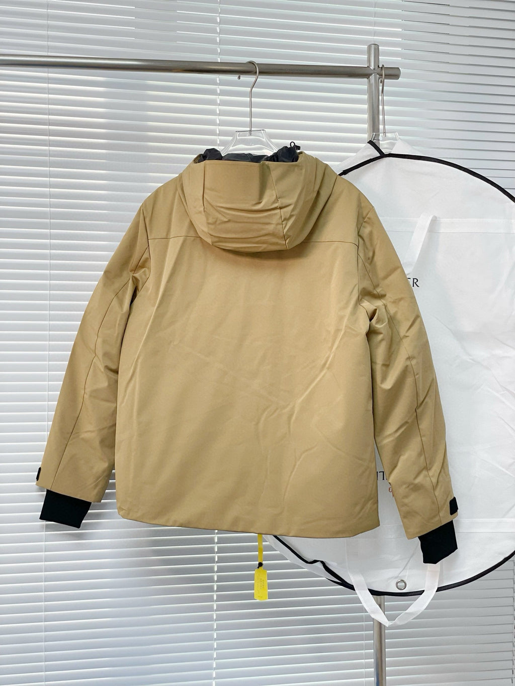 MNC Windbreaker