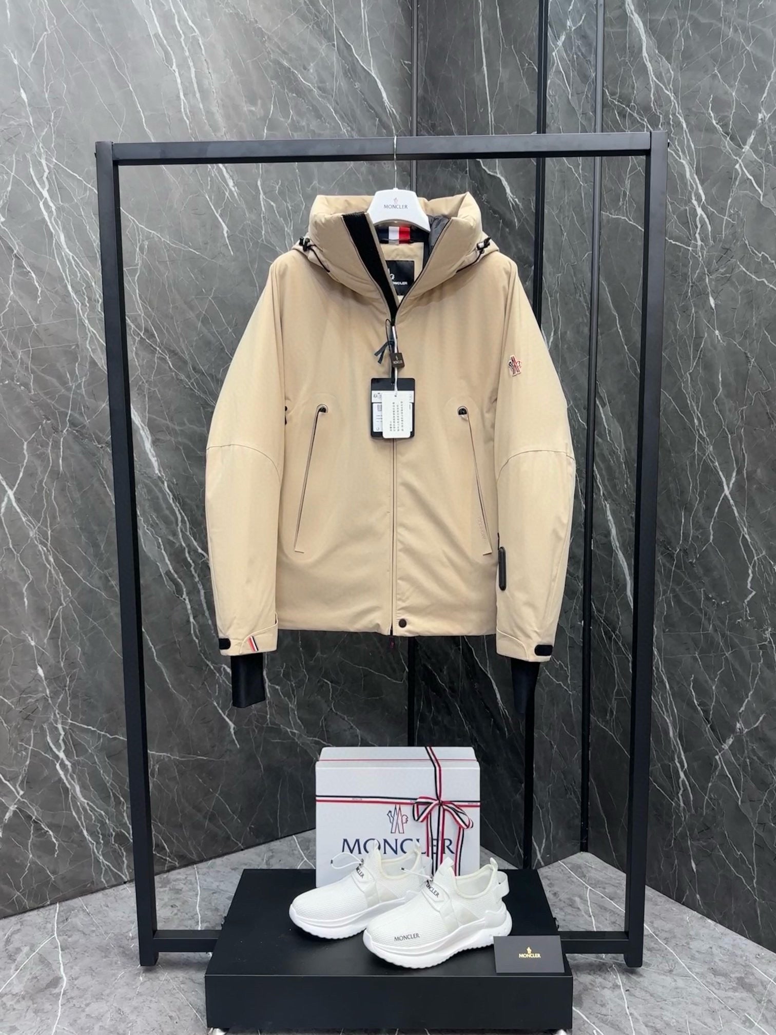 MNC Windbreaker