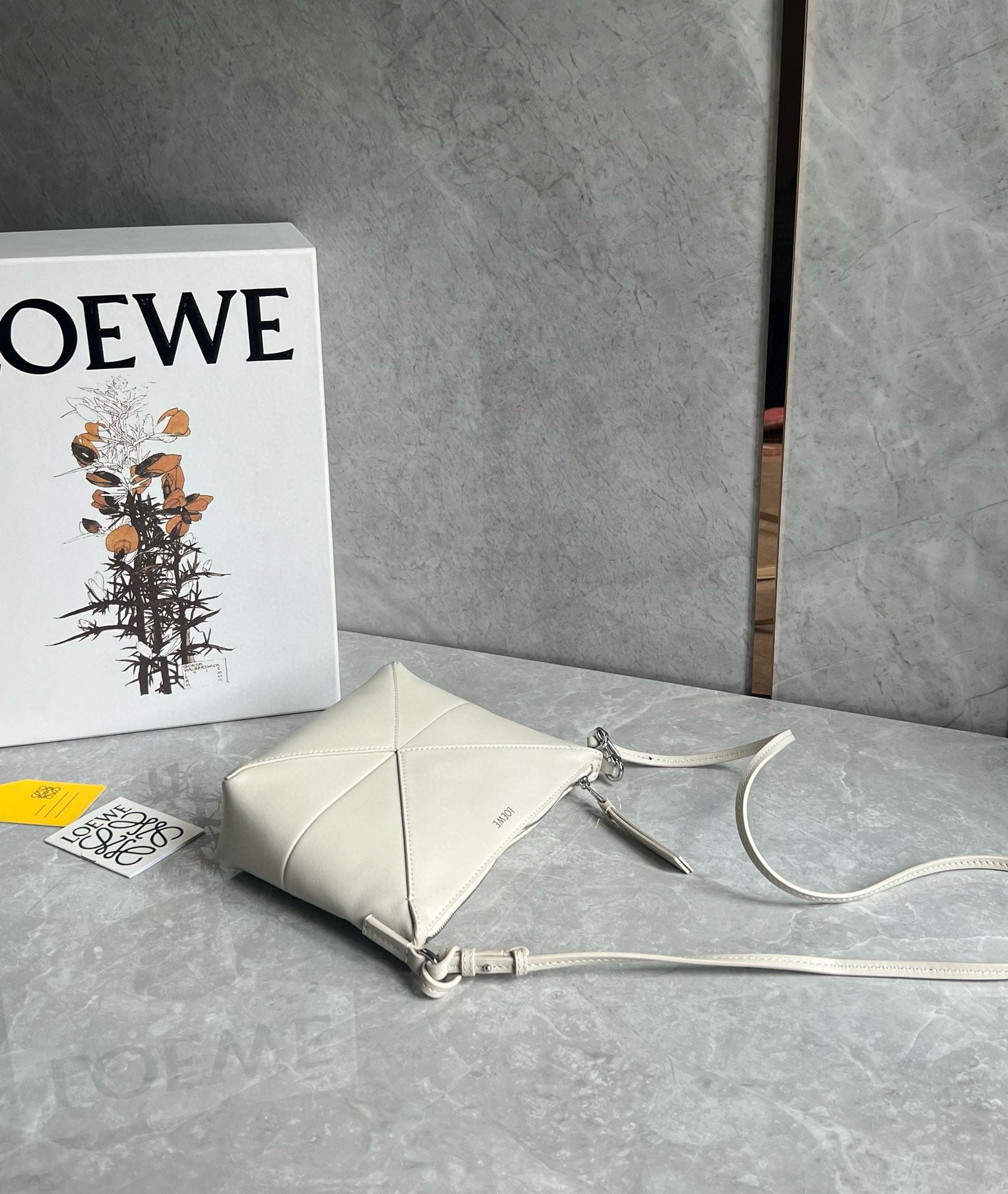 LW Puzzle Fold