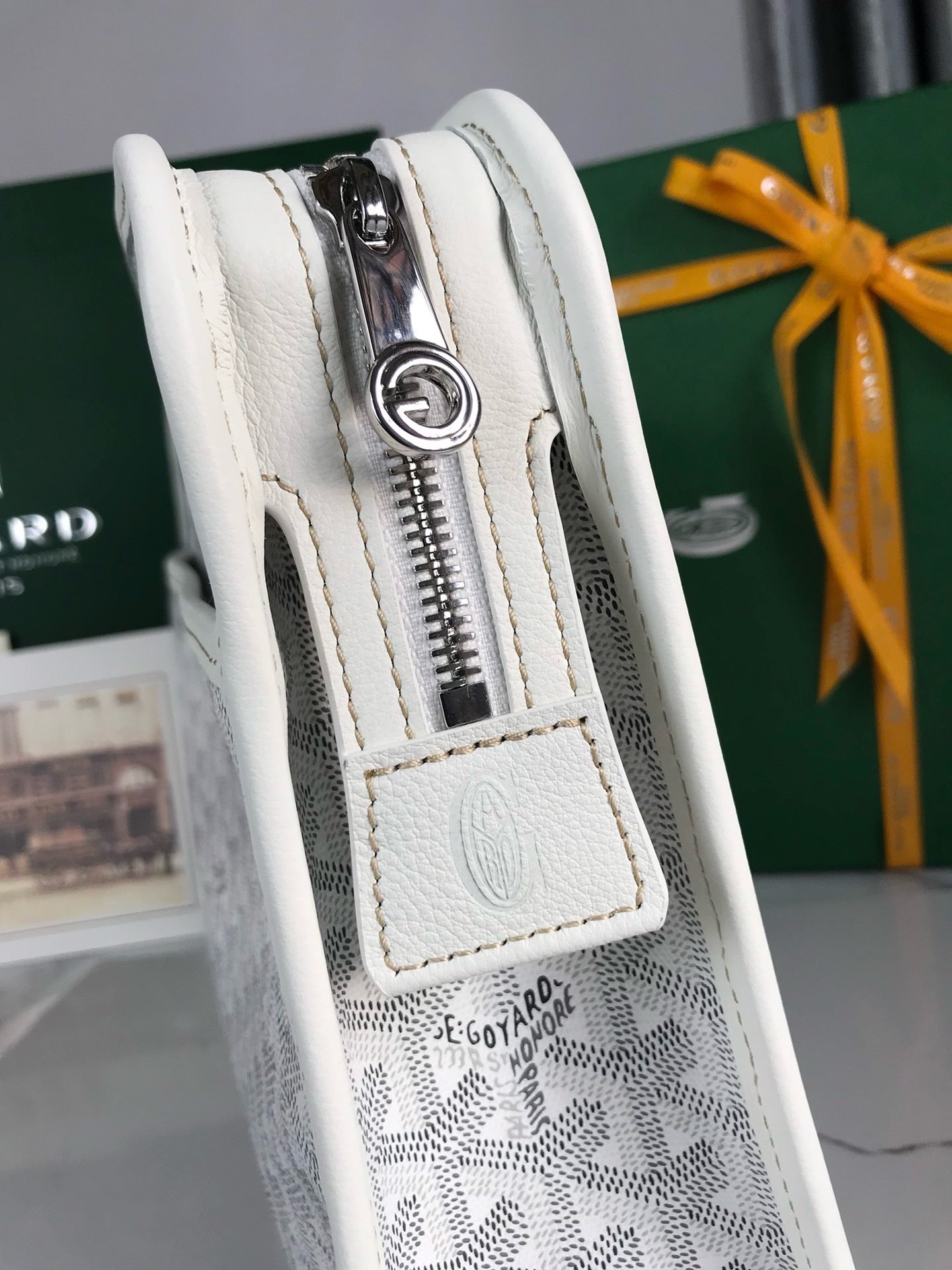 GYD Jouvence Toiletry Bag