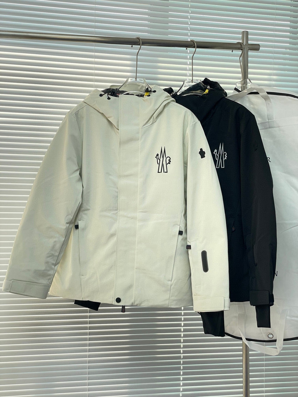 MNC Windbreaker