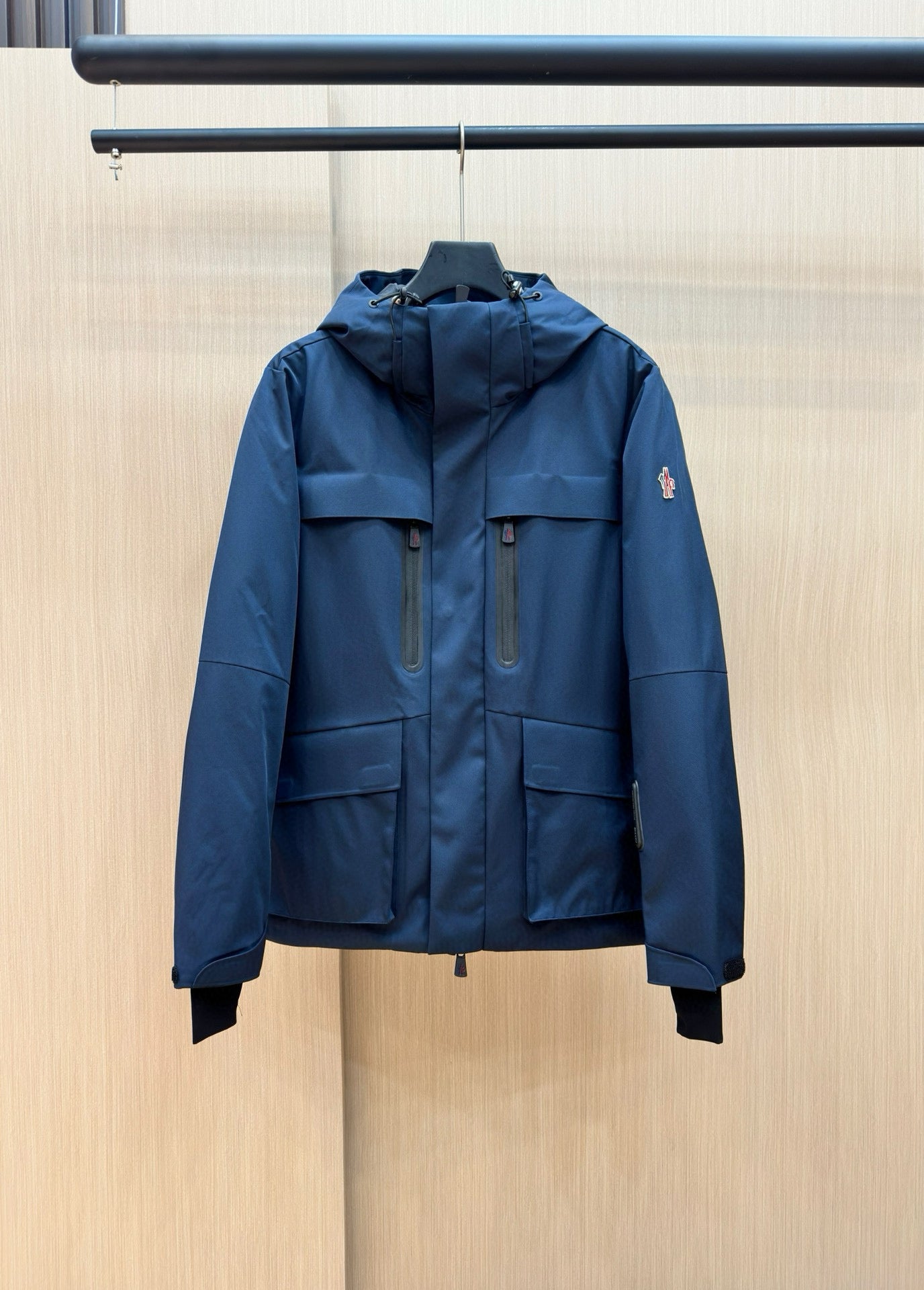 MNC Windbreaker