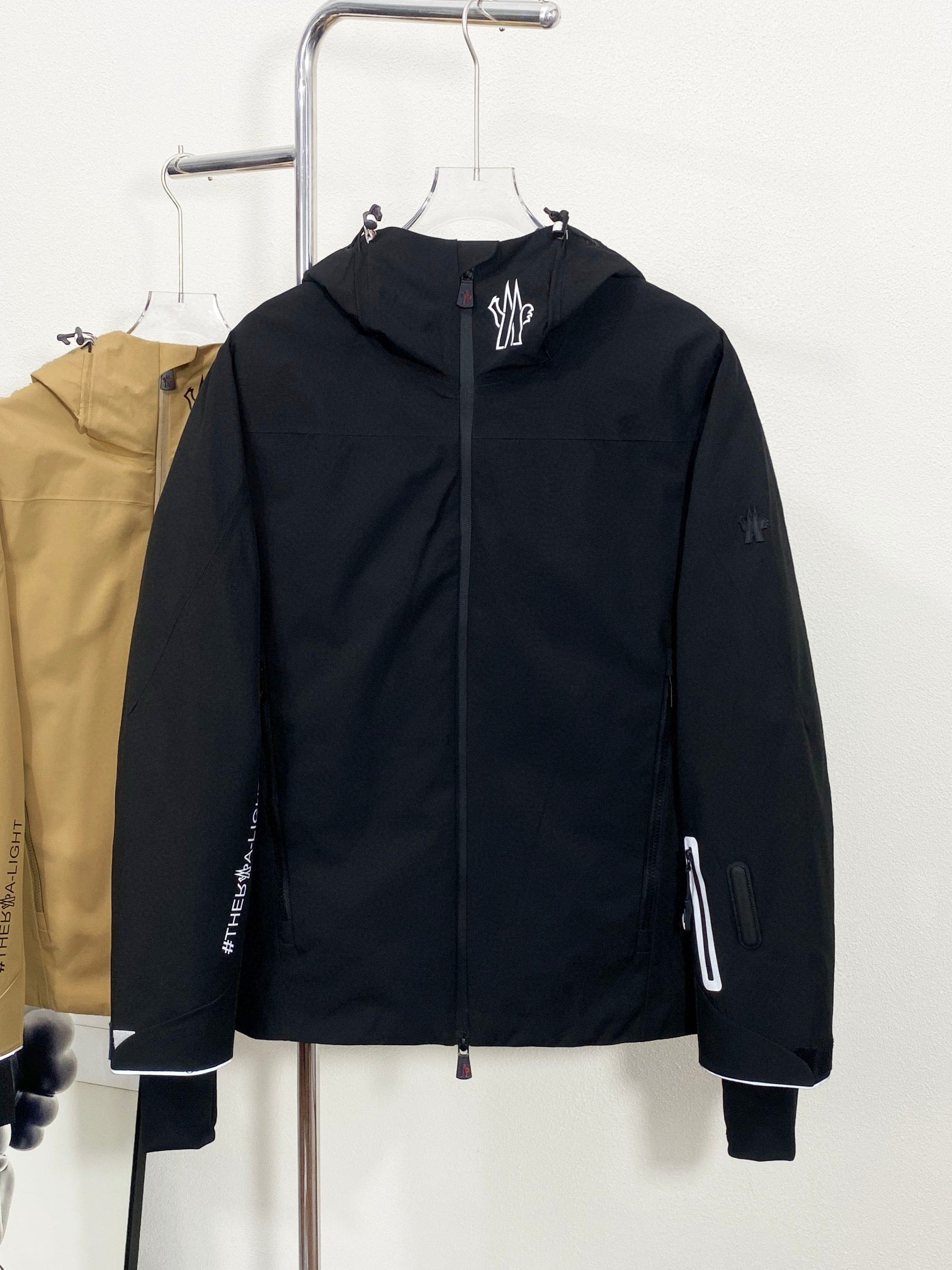 MNC Windbreaker