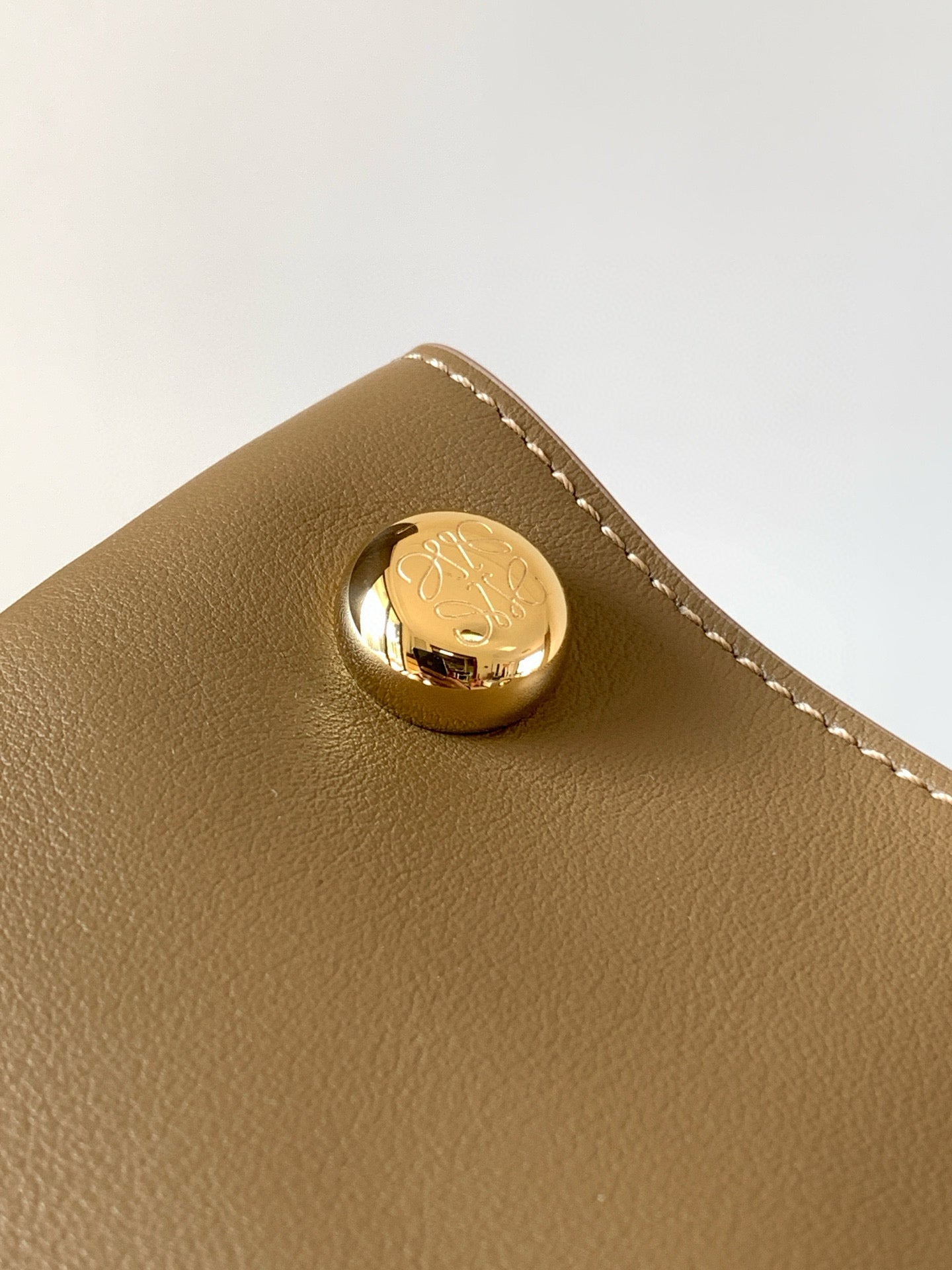 LW Pebble Leather