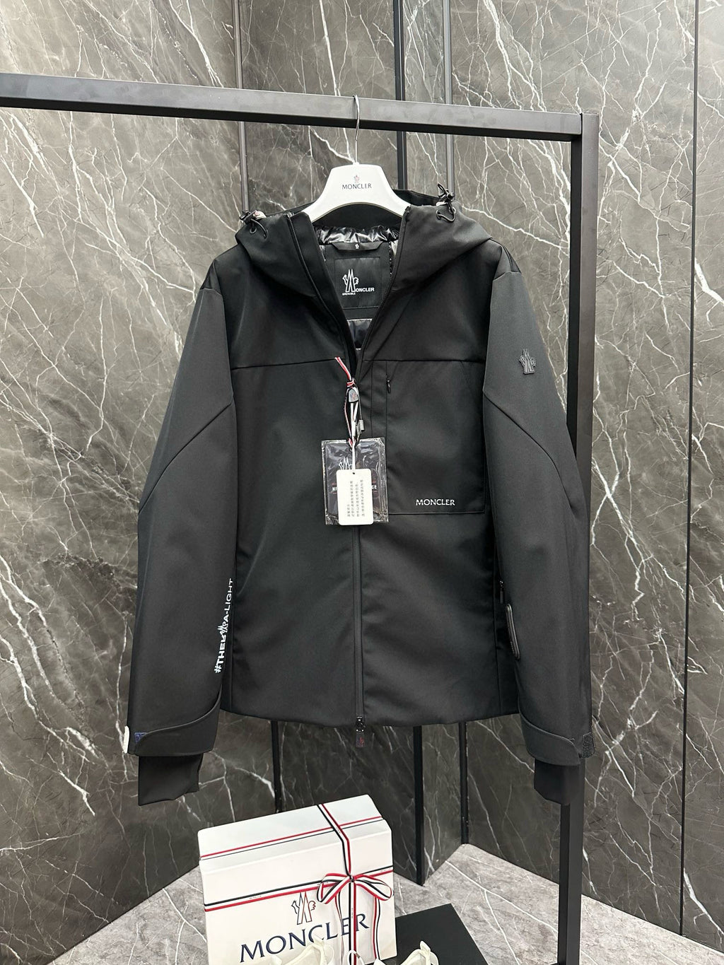 MNC Windbreaker