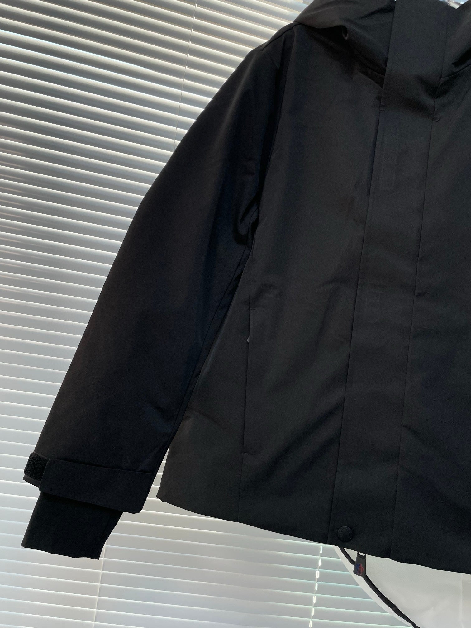 MNC Windbreaker