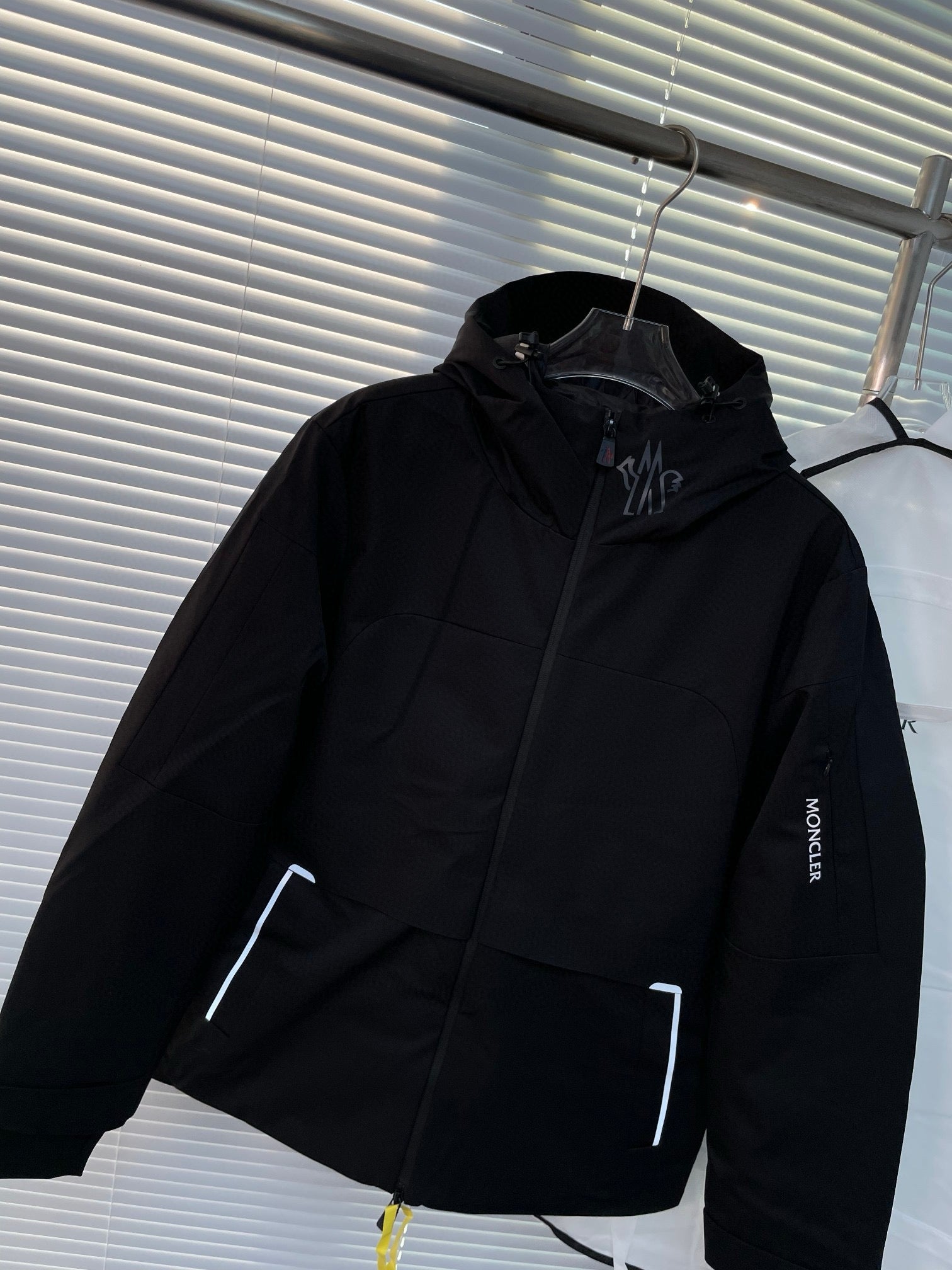 MNC Windbreaker