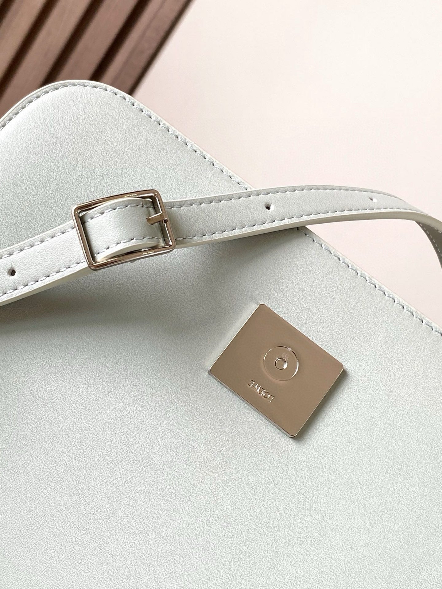 LW Goya Leather