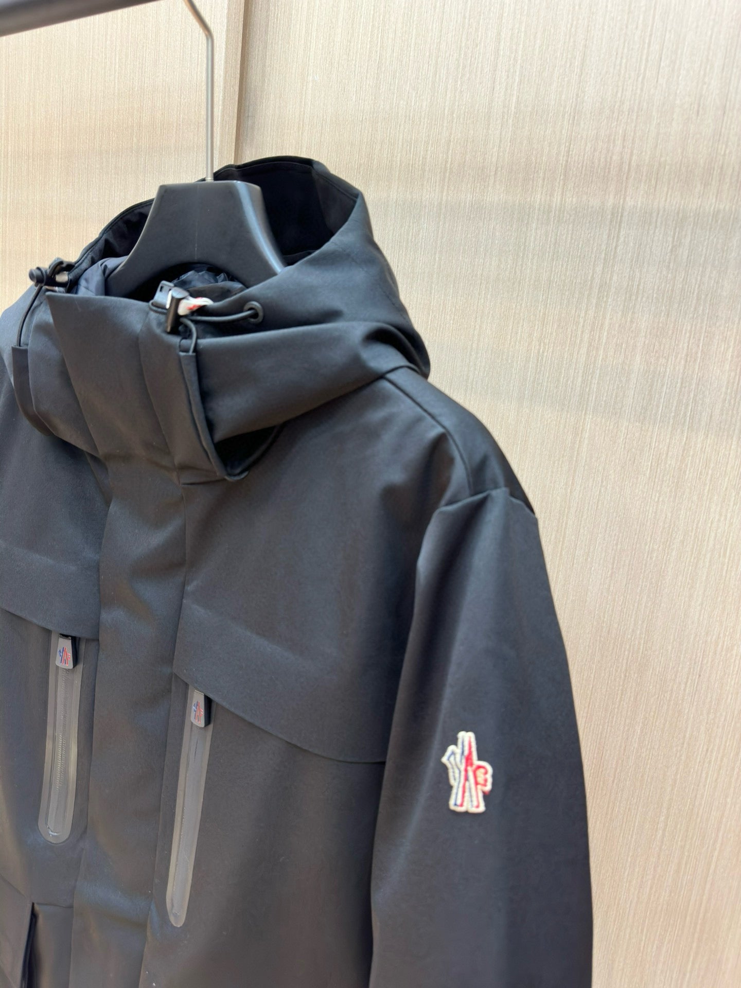 MNC Windbreaker