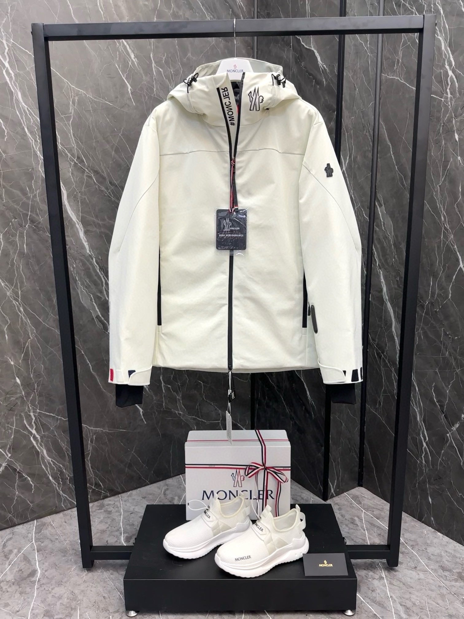MNC Windbreaker