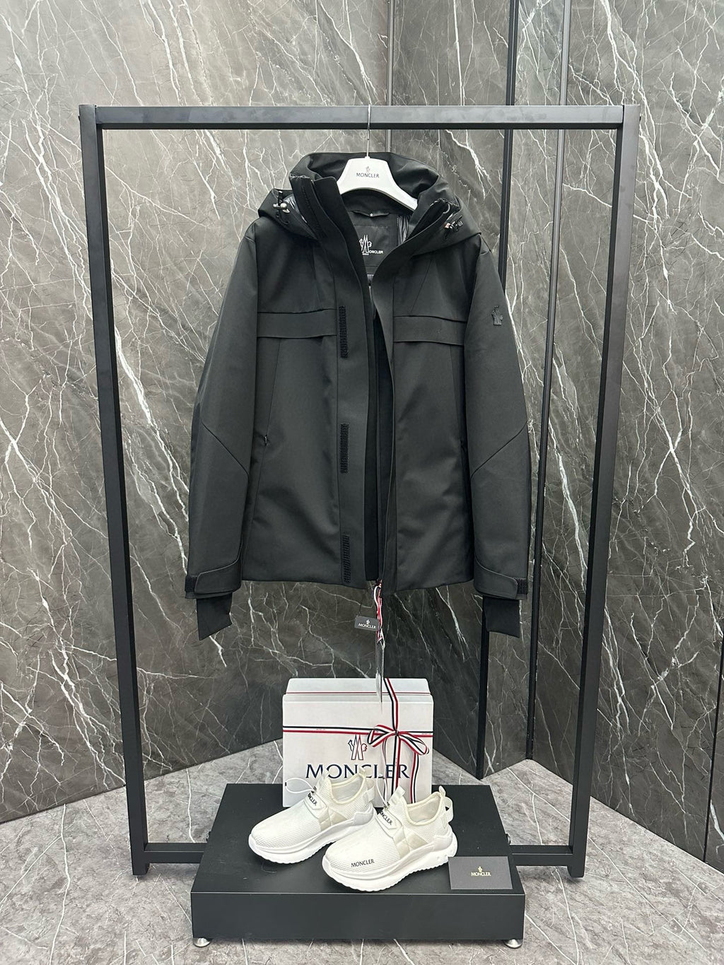 MNC Windbreaker
