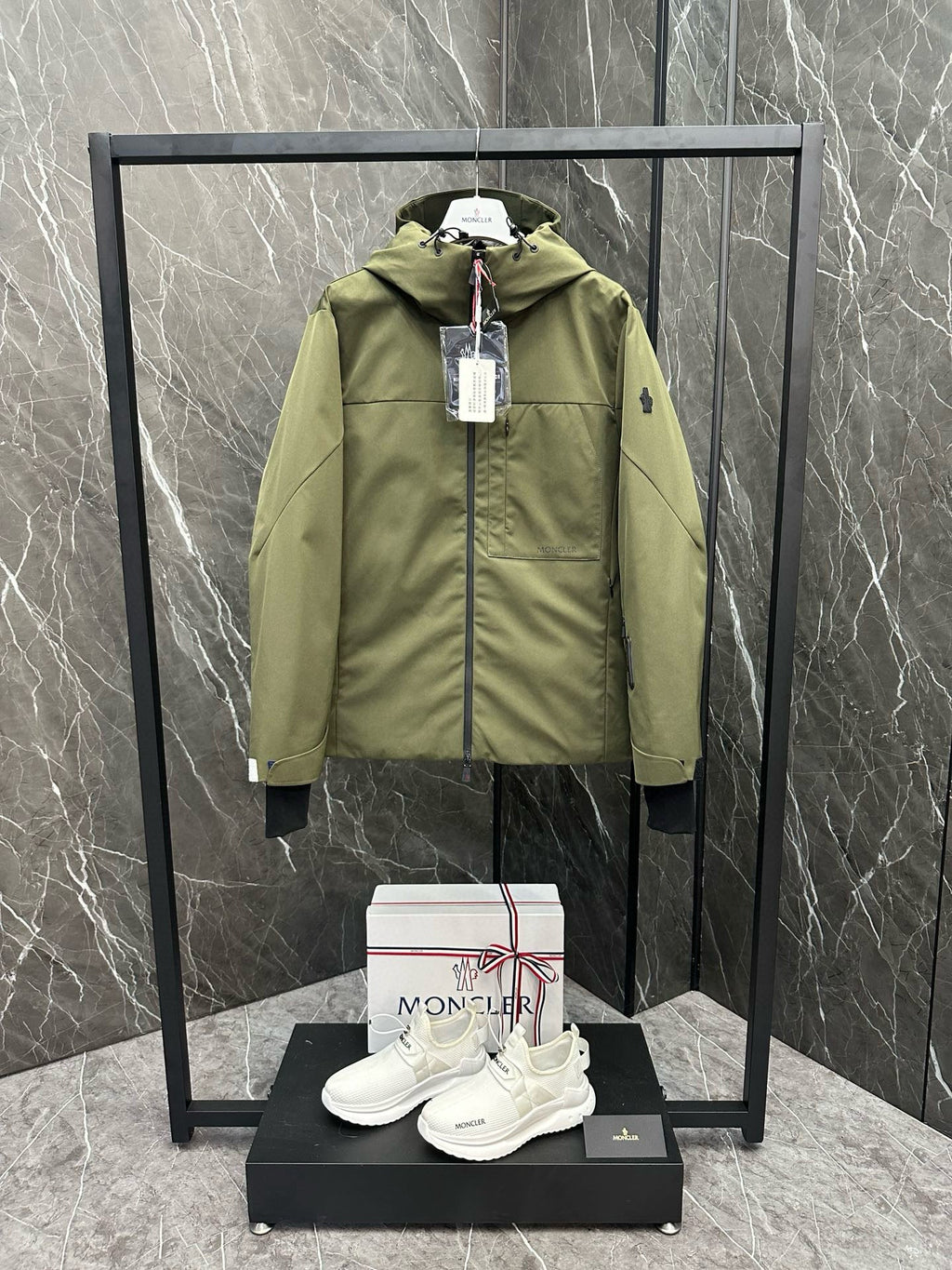 MNC Windbreaker