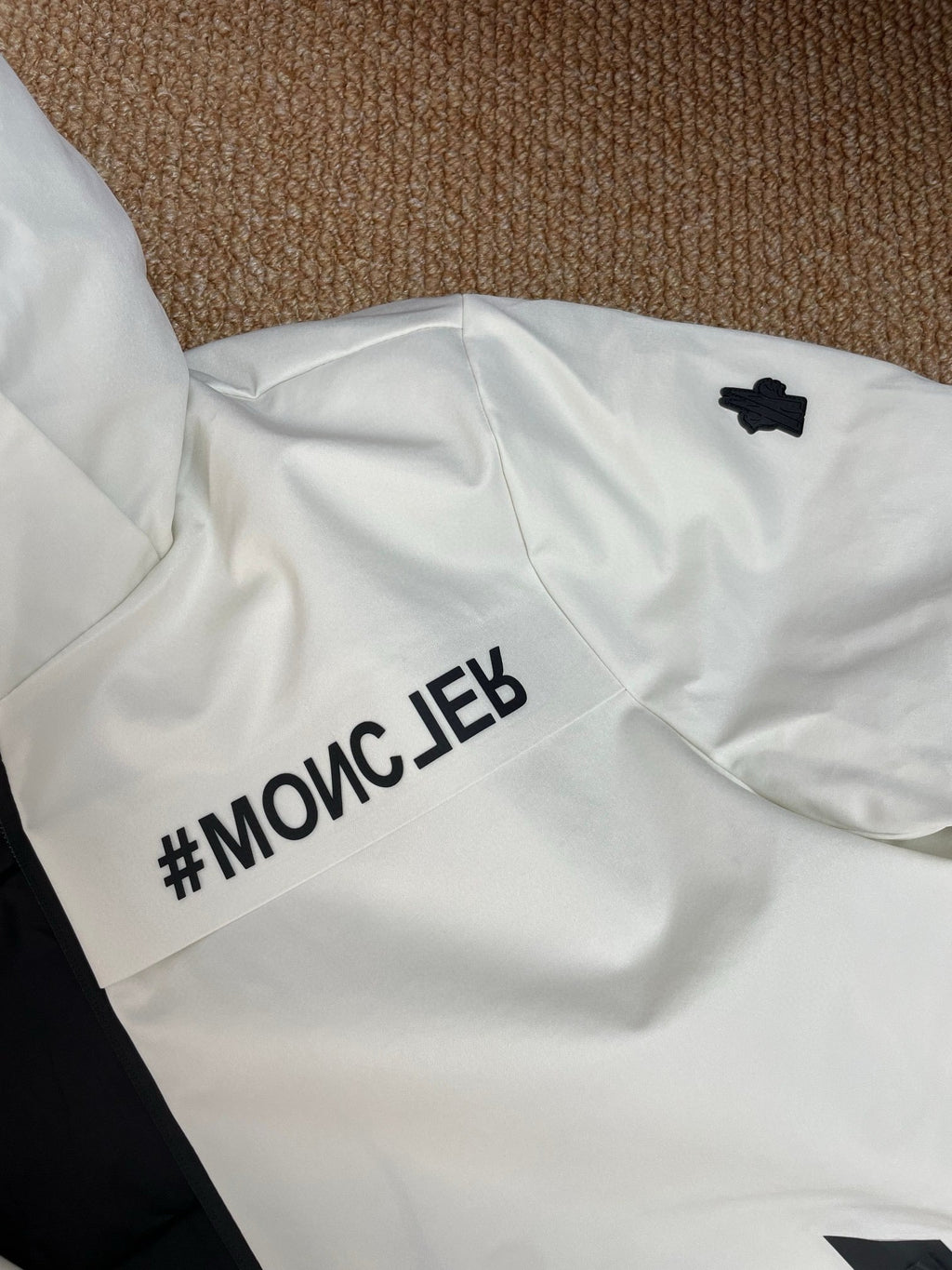 MNC Windbreaker