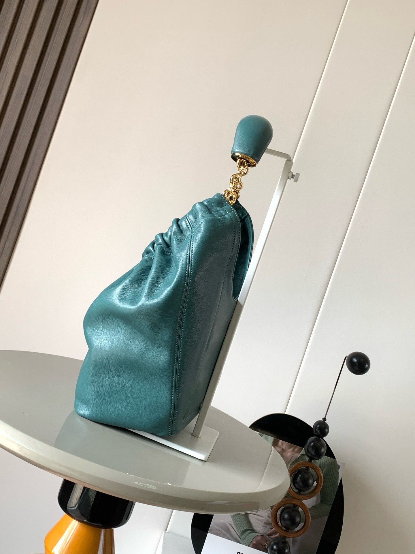LW Squeeze Leather