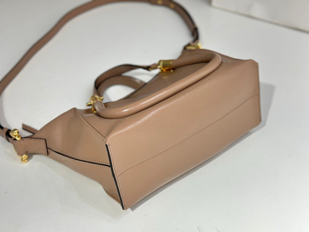 CHL Marcie Hobo