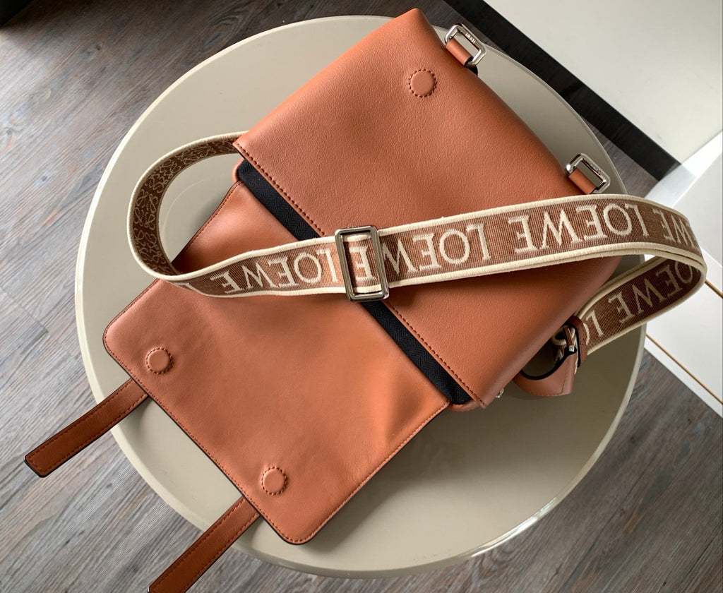 LW Messenger Bag