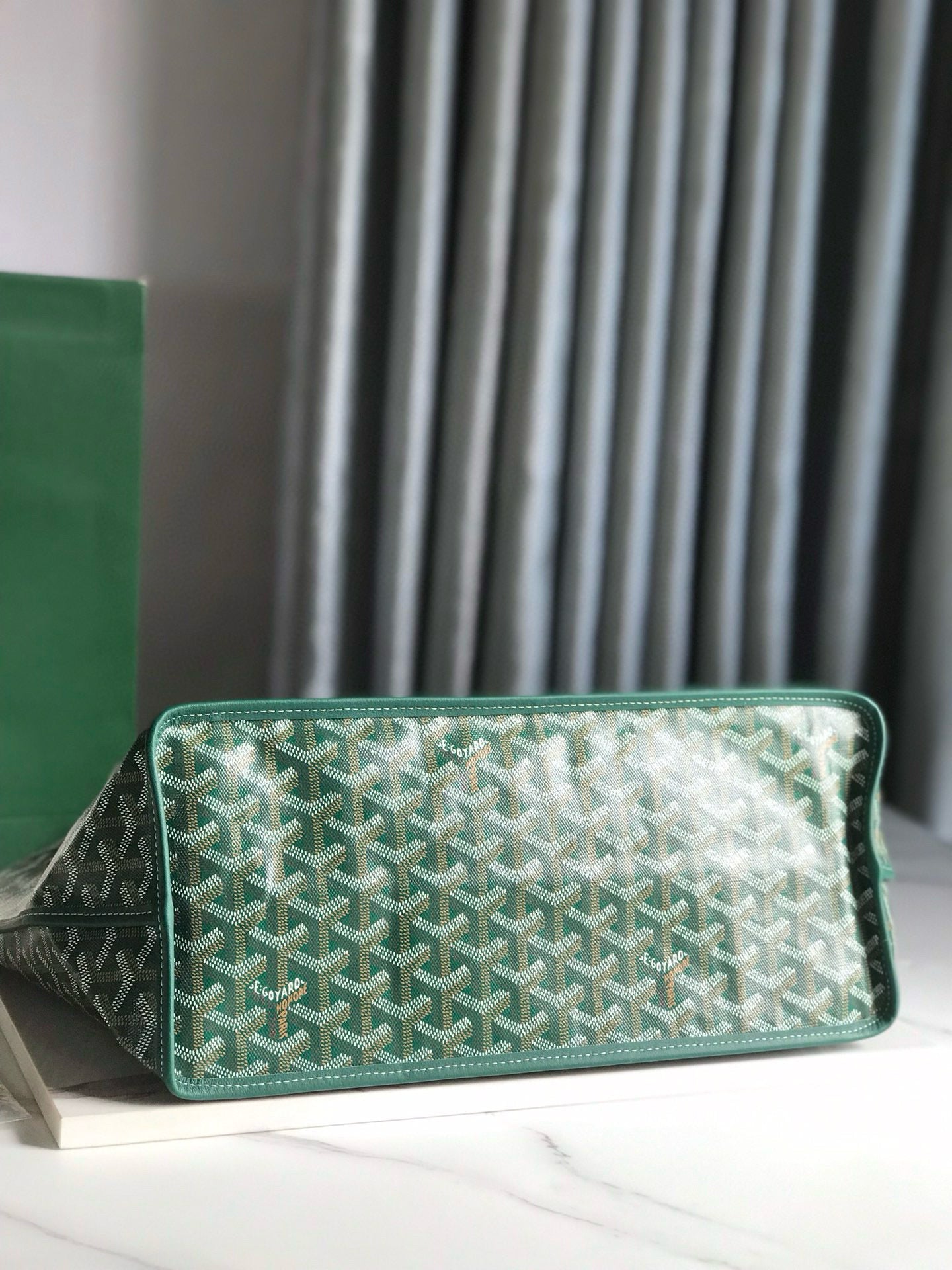 GYD Reversible Anjou